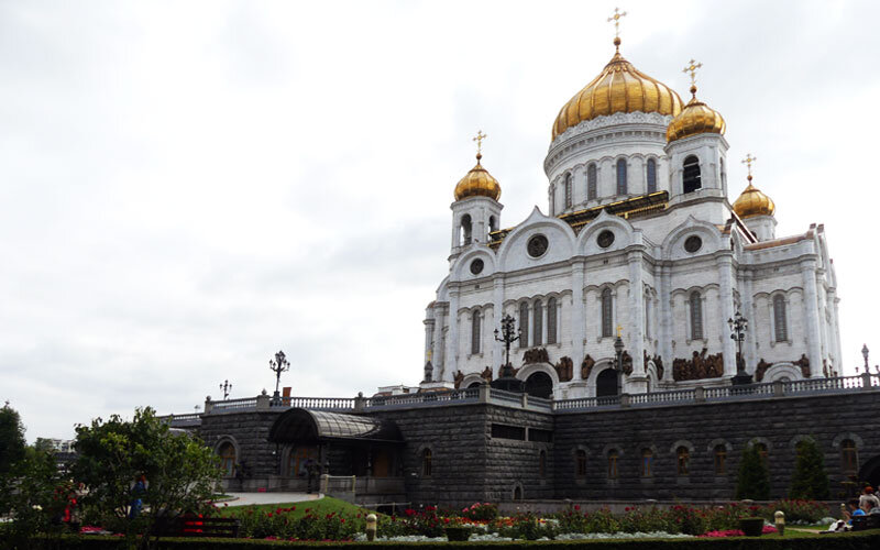 У Храма Христа Спасителя