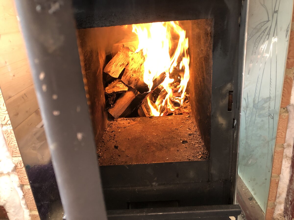 Затопил банную печь.