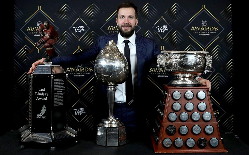 Никита Кучеров на вручении индивидуальных наград НХЛ – 2019, фото: twitter.com/nhl