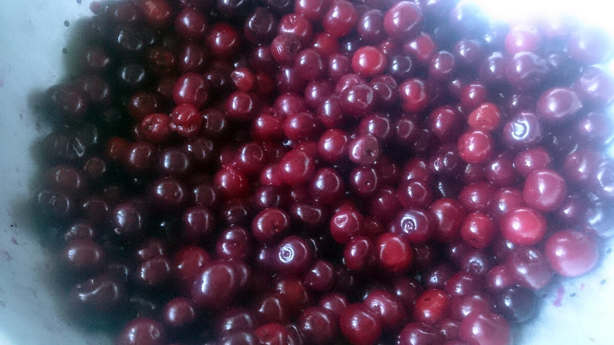 Вишня в желе