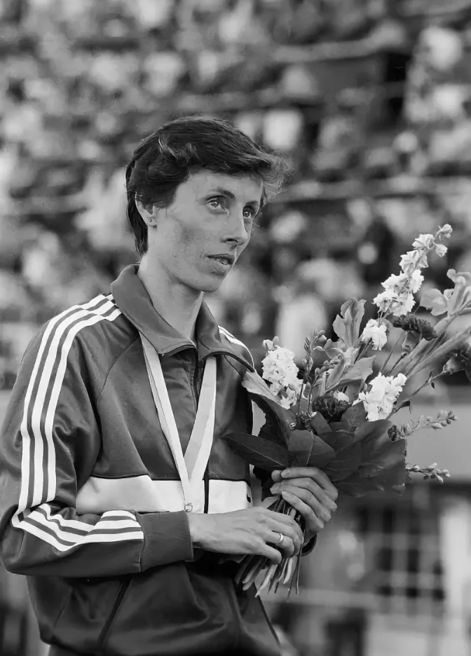 Александровна спортсменка. Казанкина Татьяна Олимпийская чемпионка. Татьяна Васильевна Казанкина легкоатлет. Татьяна Казанкина (СССР). Бегунья Татьяна Казанкина.