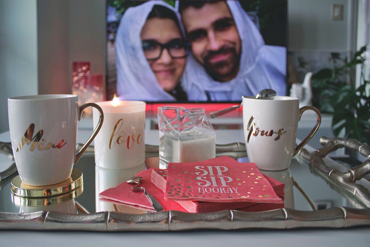 https://www.pexels.com/photo/white-ceramic-mugs-895215/