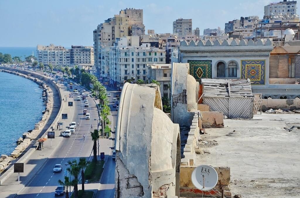 Погода александрийская. Набережная Александрии. Италия Александрия фото. Магазины продуктовые в Александрии Египет. Город Египет 209 год фото.