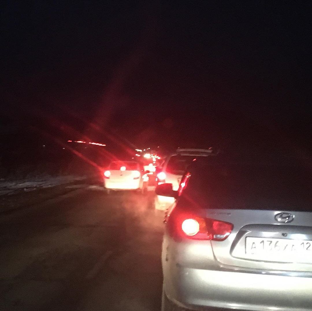 Многокилометровые пробки стояли даже ночью