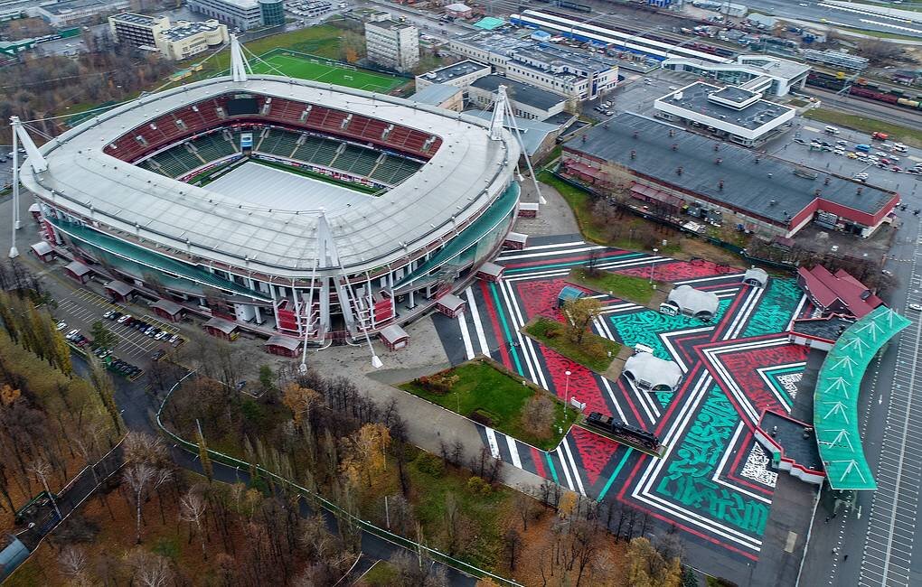 Кресла на стадионе Локомотив в Черкизово