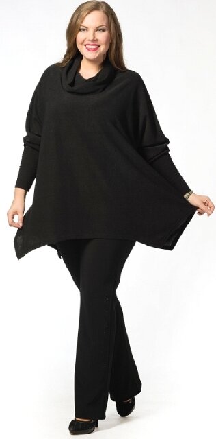 Черная туника с асимметричным нижним краем