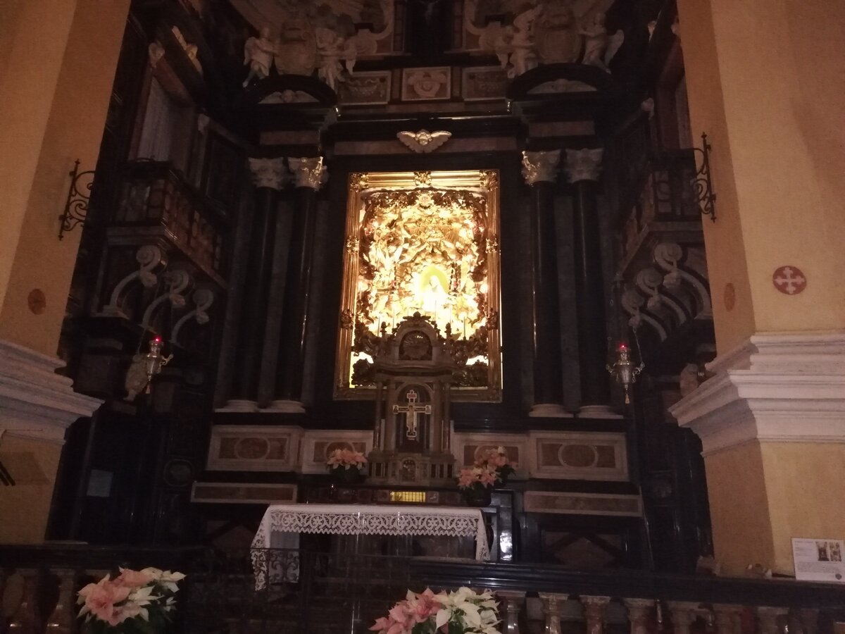 Церковь Монте-деи Капучини, она находится на горе со смотровой площадкой (Monte dei Cappuccini) 