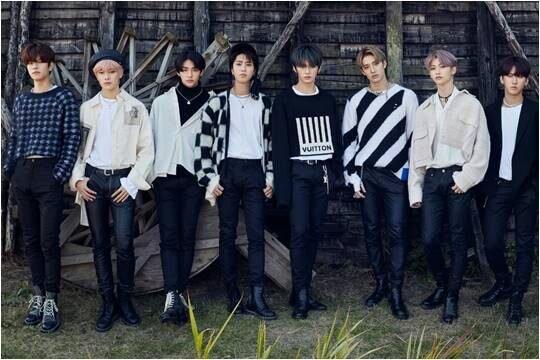 STRAY KIDS / Фото = JYP ENTERTAINMENT
