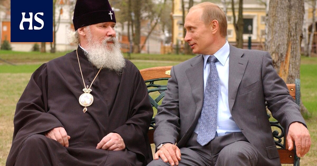 похожий священник