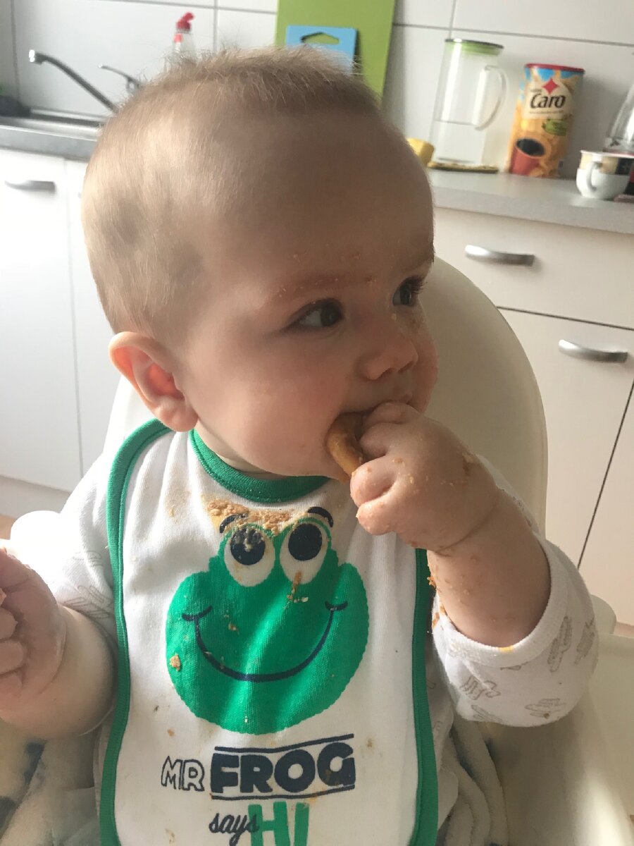 Вот так кушаем бублик