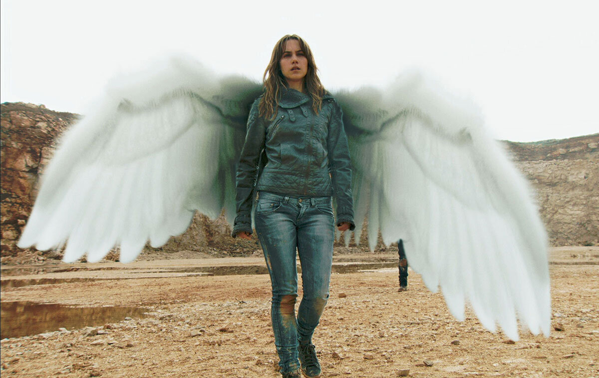 с виду ангел - обычный человек