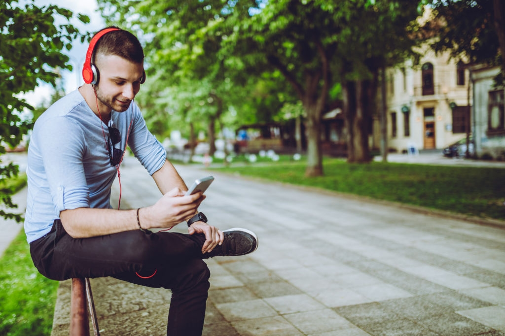 Как подобрать музыку и радио под настроение