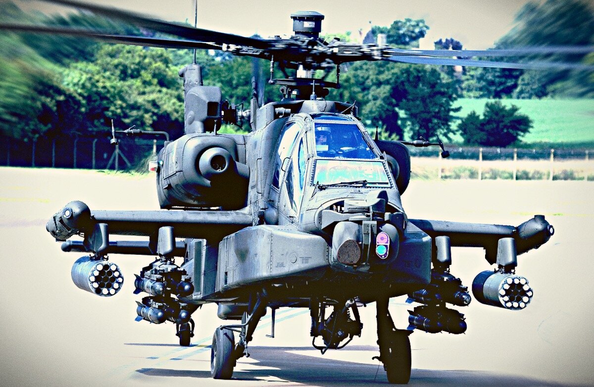 Вертолёт AH 64 "Апач"