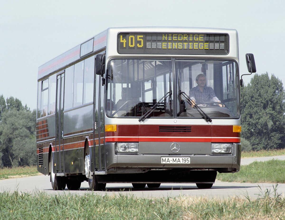 Всем известный "старичок" Mercedes-Benz O405. (Фото из открытых источников)