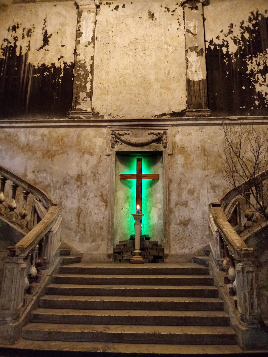 Вход в церковь Святой Анны