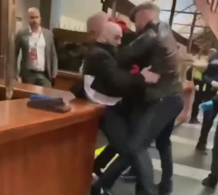 Уличные драки один на один. Адам яндиев харитонов. Крав мага реальный бой. Обоюдная драка. Единоборство крав мага.