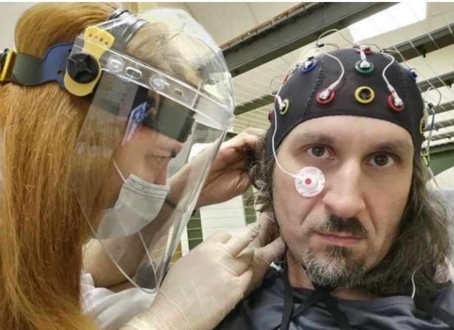 Вот он! Испытатель! Сотрудник ИМБП РАН Олег Волошин. 