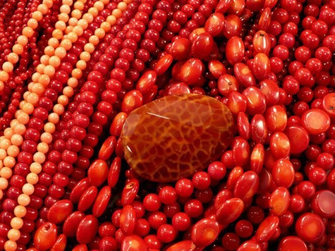 Бусы из коралла