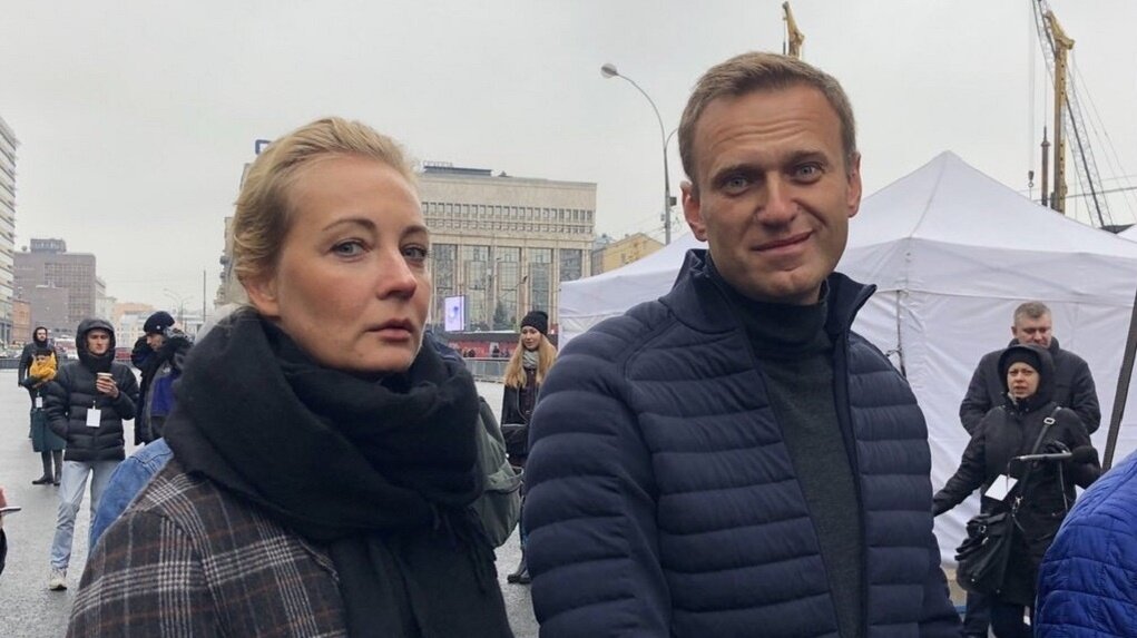 Ну, и выражение улыбки у него... Преодоление кисляка?