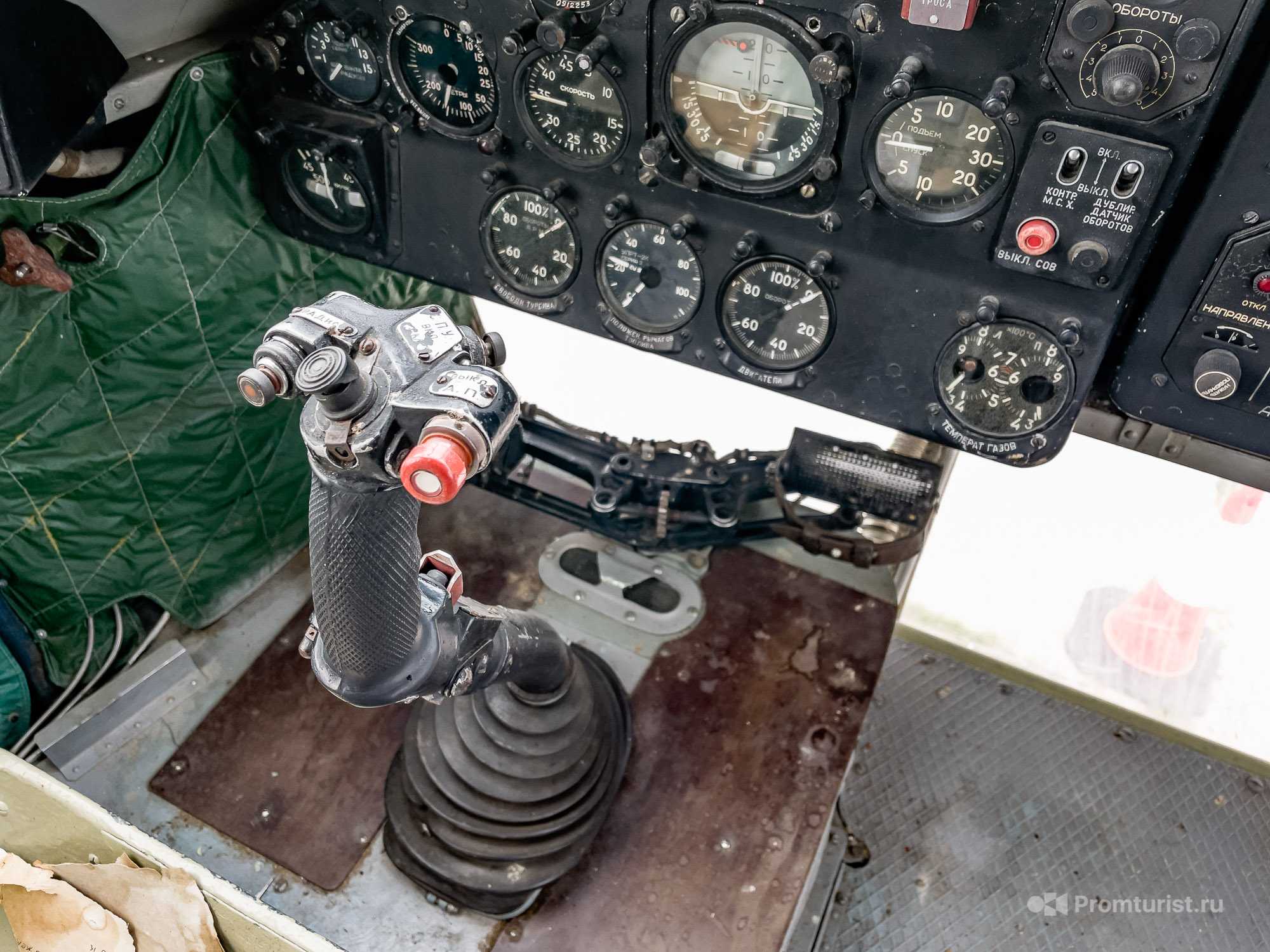 Вертолёт-кран Ми-10K. Показываю, какой он внутри. От кабины лётчиков и до хвостовой балки ???13
