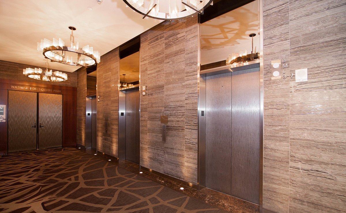 Хорошо что в этот момент никого не было) И я быстрее доберусь)