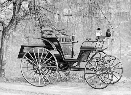 Бенц Victoria первый четырех колесный автомобиль