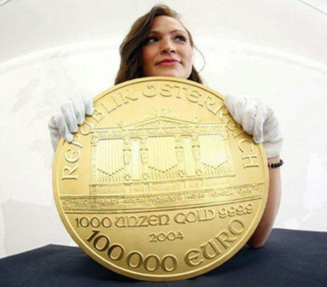 3 000 евро. Большая Золотая монета. Самая большая Золотая монета. Самая большая Золотая монета в мире. Самые большие золотые монеты.