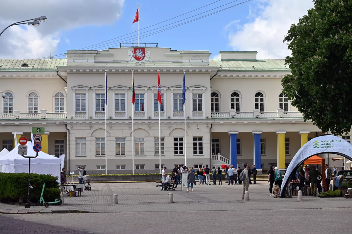 Фестиваль "зеленых идей" во внутреннем дворике президентуры проходит уже второй год подряд.