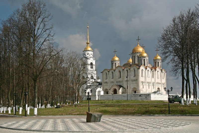 Успенский собор. XII век, 1160, г. Владимир, ул. Б.Московская, 56. Знаменит сохранившимися фресками Андрея Рублева.
