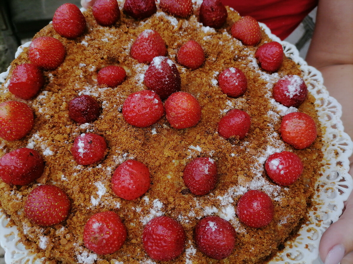 Вот такой торт испекла моя мама по случаю нашего возвращения!!!