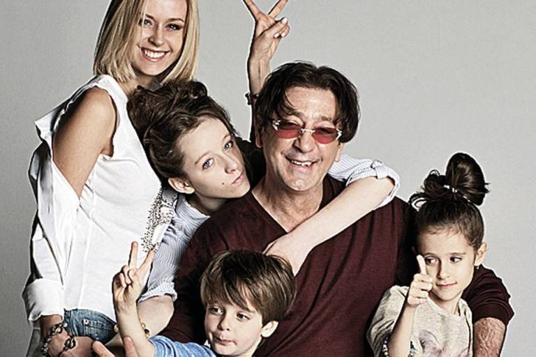 Григорий Лепс - российский певец с семьей (фото из открытых источников, сайт Яндекс.Картинки).