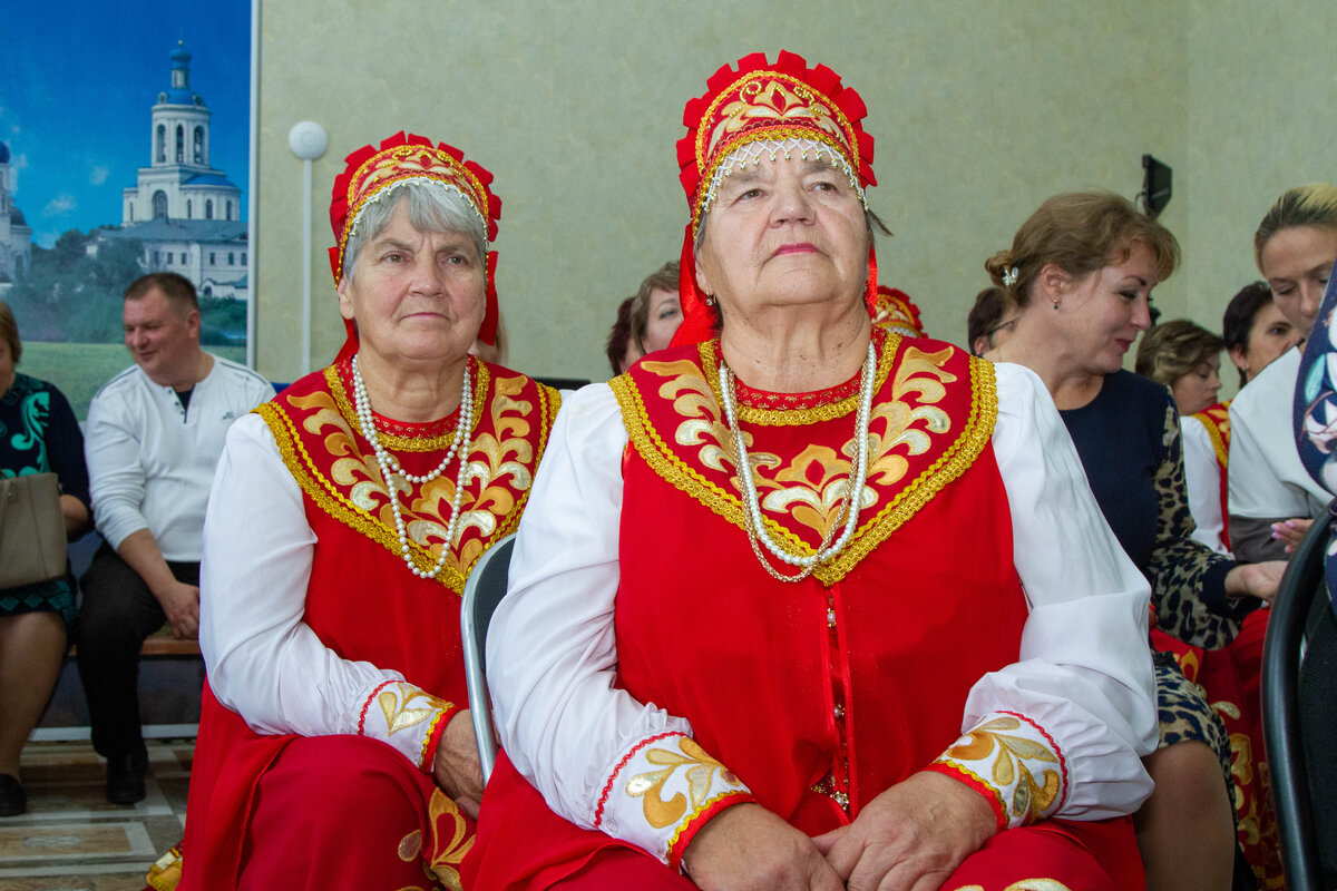 Участники хоровой группы "Родные напевы" из Дмитриевых Гор Меленковского района.