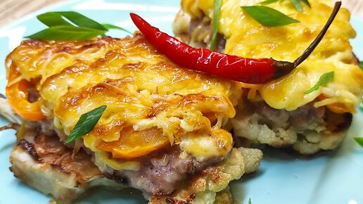 Стейки из цветной капусты с фаршем. Запеканка из куриного фарша и цветной капусты. Стейки из цветной капусты с фаршем. Цветная капуста стейк в духовке. Стейк из капусты с фаршем и сыром в духовке.