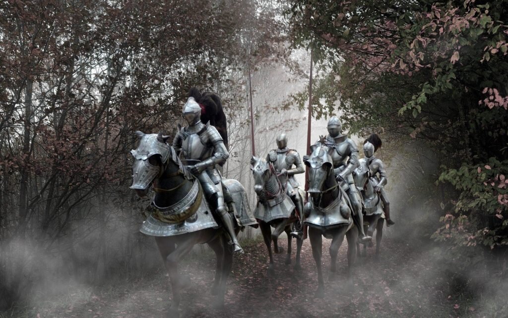    Рыцари передвигались верхом на лошадях Администратор