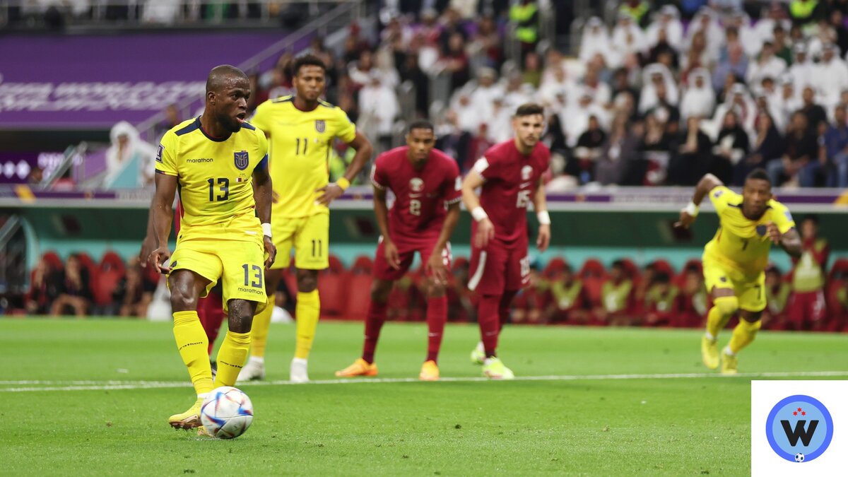 Валенсия бьет пенальти.