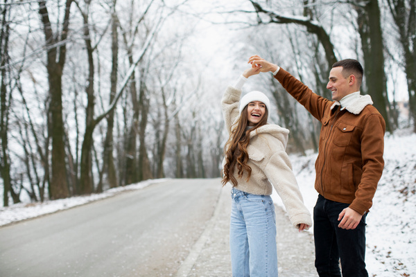 Совместимость в любви мужчины-Стрельца и женщины-Близнеца высокая, потому ссоры в этом союзе редкость. Фото © Freepik