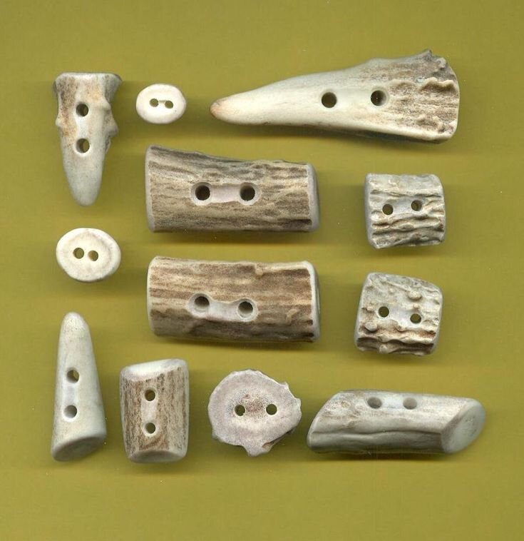 ДРЕВНИЕ ПУГОВИЦЫ ИЗ КОСТИ
