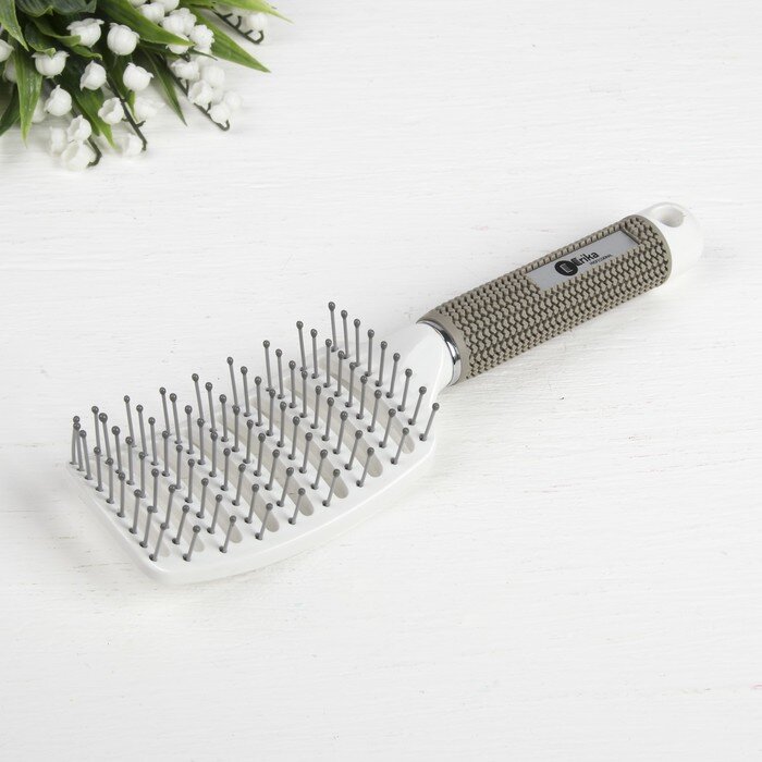 Маленькие белые расчески. Белые расчески. Расческа для стрижки белая. Расческа kapous pom 2446. Массажка wahl.