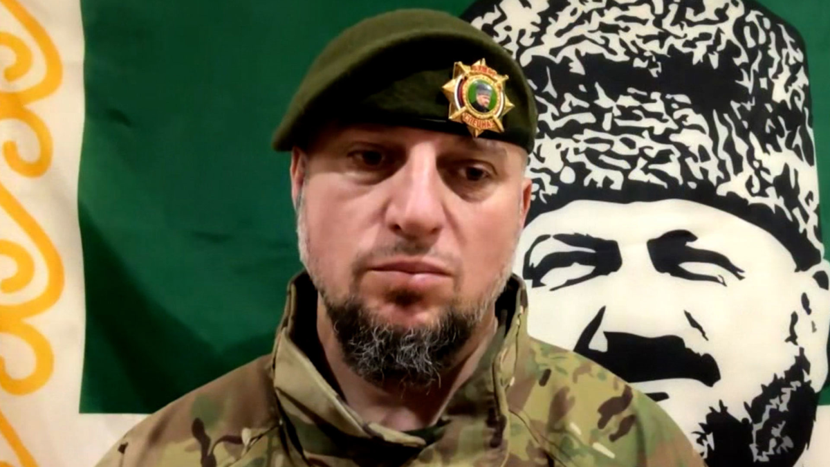 Генерал апти алаудинов. Апти алаудинов спецназ ахмат. Апти аронович алаудинов. Заместитель кадырова апти алаудинов. Генерал кадырова апти алаудинов.