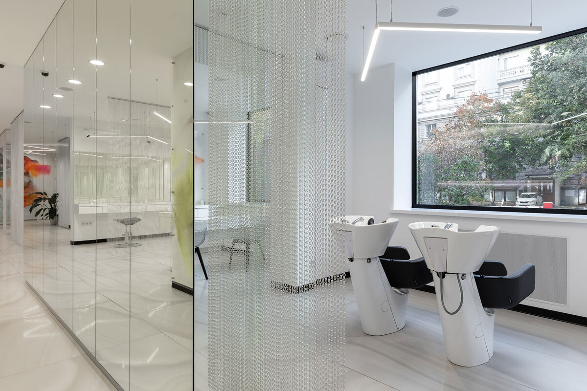 Компактная парикмахерская мойка ECO FUN разработанная французским дизайнером Christophe Pillet