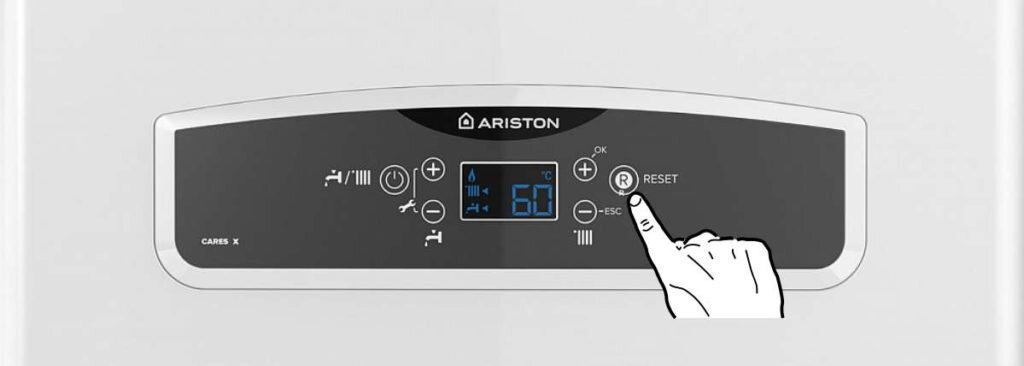 Панель управления котлом Ariston CARES X 24 FF. Нажмите кнопку Reset.