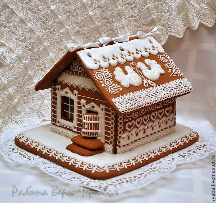 Автор домика и ссылка на сайт есть на фото