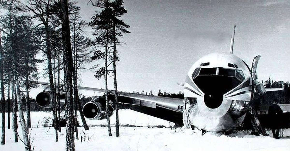 Боинг 1983. Катастрофа Boeing 707 в Карелии. Корейский Боинг 1978 год Карелия. Боинг 707 Корпиярви. Сбитый южнокорейский Боинг 1978.