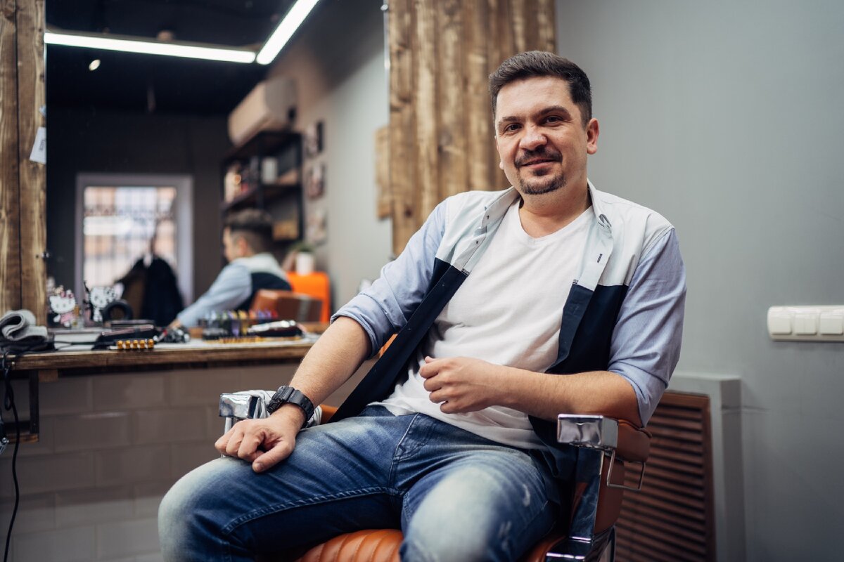 Семён уютно расположился в своём кресле