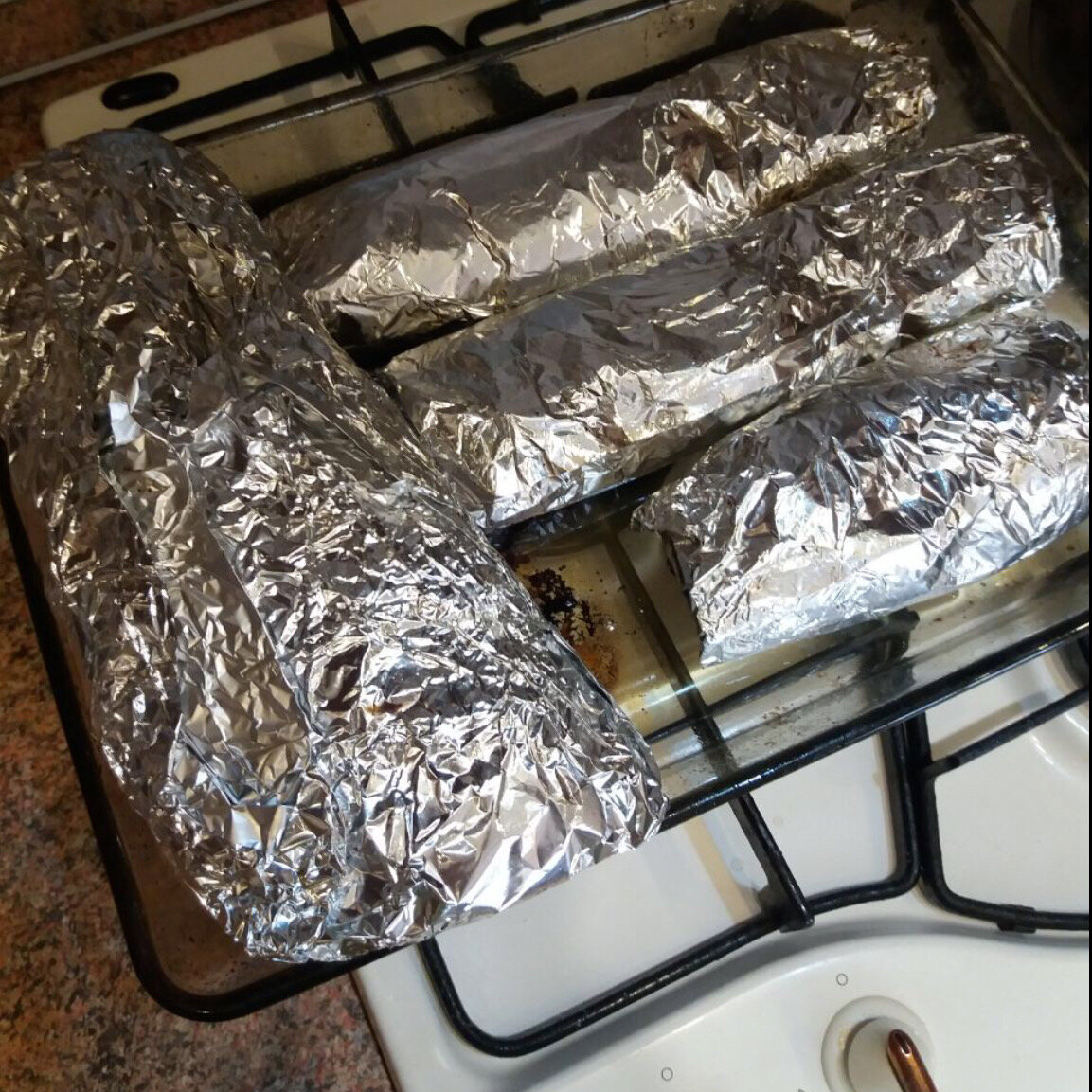 Лучше обернуть в два слоя фольги