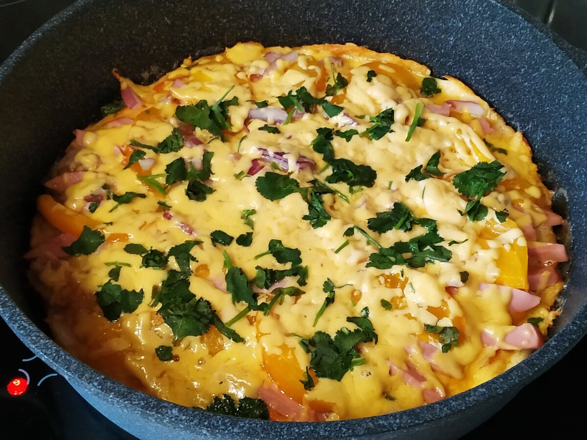 молдавские блины. пицца на сковороде с майонезом и сметаной с яйцом. торт минутка рецепт. торт минутка на сковороде. торт минутка без выпечки на сковороде.