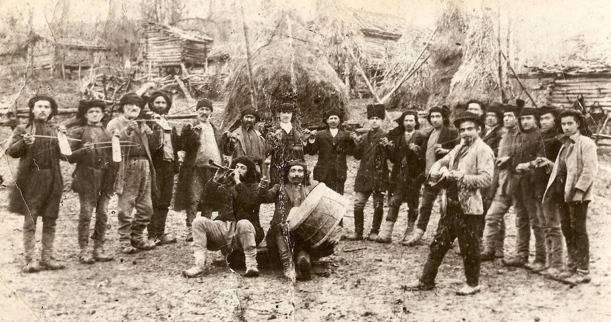 Жители села Верхняя Берандна. 1908 г.  (совр. Лазаревский район, города Сочи)  