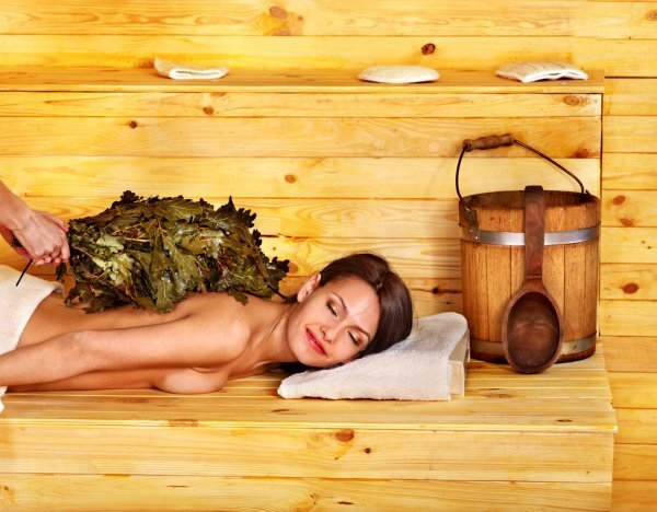 https://st.depositphotos.com/1000260/4664/i/950/depositphotos_46649753-stock-photo-girl-in-sauna.jpg