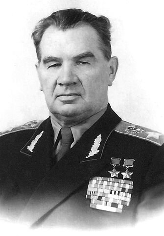  Очевидно, что выдающихся военачальников и полководцев, командующих войсками во время Великой Отечественной войны было множество.-9