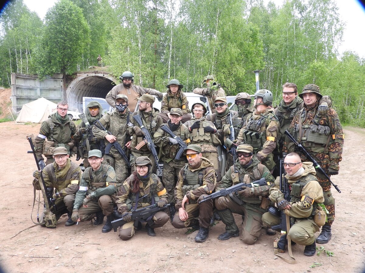 Команда из мультика. Команда. Данияр джумадилов квн. Команда немалый. Кондор хоккейная команда.